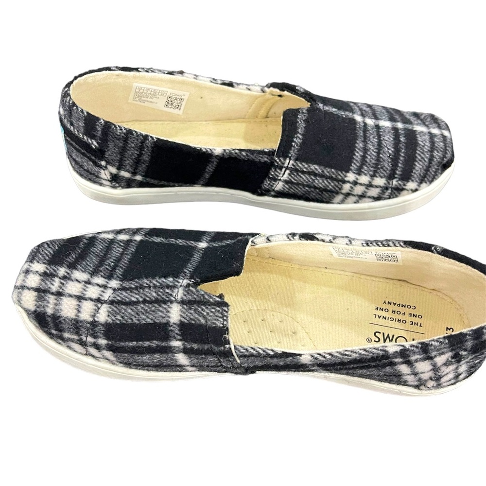 NWOT Toms